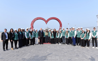 Sumqayıt şəhərində “Konstitusiya və Suverenlik İli” çərçivəsində Sumqayıt Bulvarı ərazisində ağacəkmə aksiyası keçirilib.