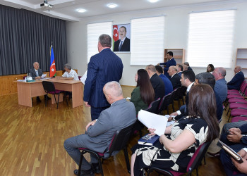 Zakir Fərəcov 2-ci məhəllədə sakinlərlə səyyar qəbul keçirib