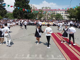 Sumqayıtda 3927 məzun üçün son zəng səslənib