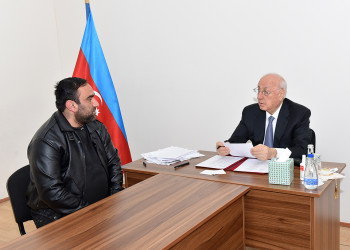 Zakir Fərəcov növbəti səyyar qəbulu 11-ci mikrorayon ərazisində keçirdi