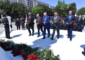 Sumqayıtda Ümummilli Lideri Heydər Əliyevin xatirəsi anılıb2