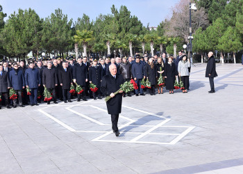 Sumqayıtda Ümummilli lider Heydər Əliyevin anım mərasimi keçirilib