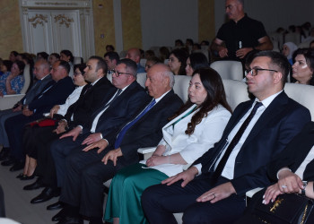 Zakir Fərəcov tibb işçilərini peşə bayramı münasibətilə təbrik etdi