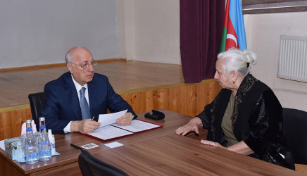 Zakir Fərəcov sakinlərin müraciətlərini yerində dinləyib