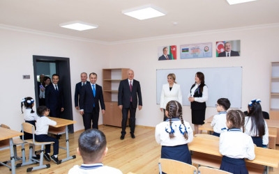 Sumqayıtda 36 nömrəli tam orta məktəbin yenidənqurmadan sonra açılışı olub