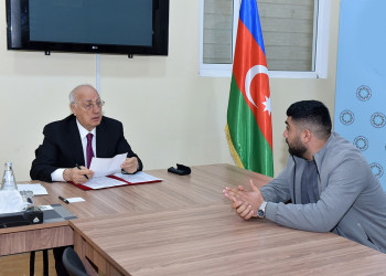 Zakir Fərəcov şəhərin 9-cu mikrorayonunda sakinlərlə növbəti səyyar görüşünü keçirib