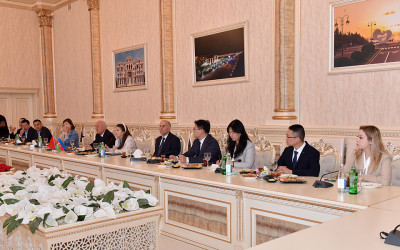 Zakir Fərəcov Çin Xalq Respublikasından olan investorları qəbul etdi