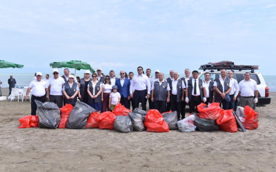Xəzərin Sumqayıt sahilində genişmiqyaslı təmizlik aksiyası keçirilib