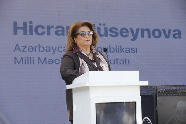 Zakir Fərəcov 4-cü mikrorayonda sakinlərlə səyyar qəbul keçirib