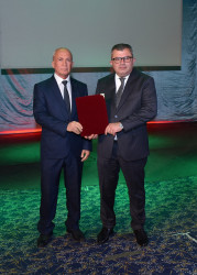 Zakir Fərəcov tibb işçilərini peşə bayramı münasibətilə təbrik etdi