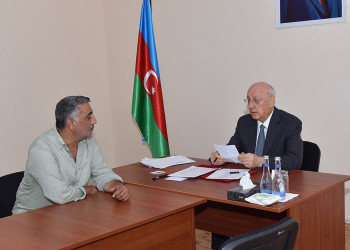 Zakir Fərəcov vətəndaş müraciətlərini diqqətdə saxlayır