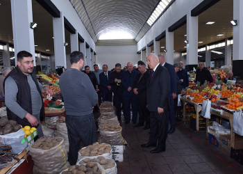 Zakir Fərəcov bazarda qiymətlərlə maraqlandı, tapşırıqlar verdi