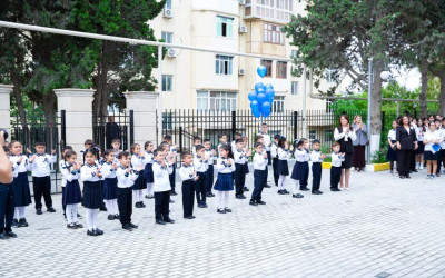 Sumqayıtda 36 nömrəli tam orta məktəbin yenidənqurmadan sonra açılışı olub