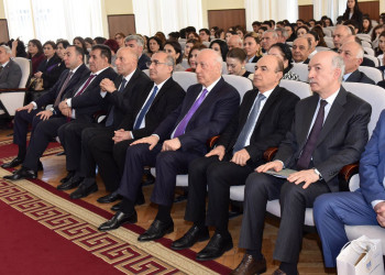 Sumqayıt Dövlət Universitetində “Şəhərsalma və Memarlıq İli”nə həsr olunmuş konfrans keçirilib