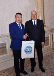 Zakir Fərəcov Çin Xalq Respublikasından olan investorları qəbul etdi