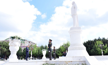 Sumqayıtda Ümummilli Lider Heydər Əliyevin anadan olmasının 101-ci ildönümü qeyd olunub