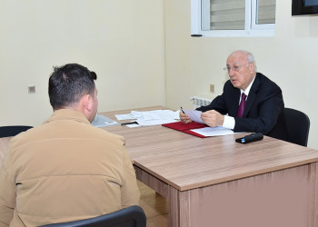 Zakir Fərəcov şəhərin 9-cu mikrorayonunda sakinlərlə növbəti səyyar görüşünü keçirib