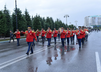 Sumqayıtda Zəfər Günü münasibətilə hərbi yürüş keçirilib