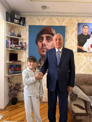 Zakir Fərəcov şəhid ailələrini evlərində ziyarət edib