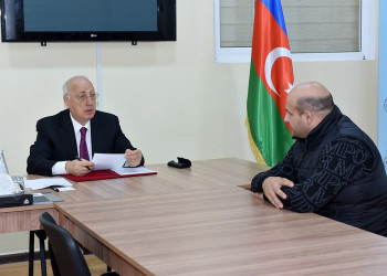 Zakir Fərəcov şəhərin 9-cu mikrorayonunda sakinlərlə növbəti səyyar görüşünü keçirib