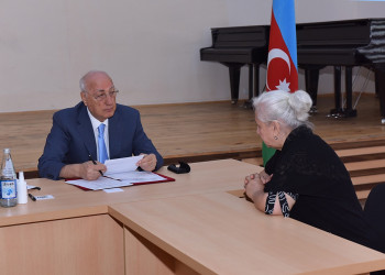 Zakir Fərəcov sakinlərin müraciətlərini yerində dinlədi