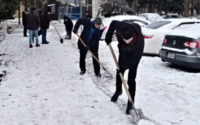 Sumqayıt yollarında qarın təmizlənməsi davam edir