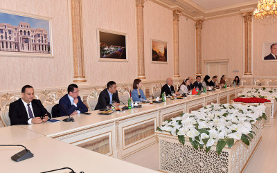 Zakir Fərəcov Çin Xalq Respublikasından olan investorları qəbul etdi