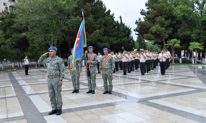 Sumqayıtda hərbçilərin təntənəli yürüşü keçirilib