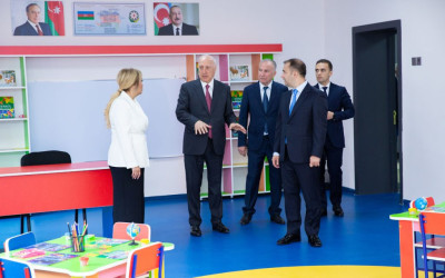 Sumqayıtda 36 nömrəli tam orta məktəbin yenidənqurmadan sonra açılışı olub