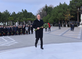 Sumqayıtda Ümummilli lider Heydər Əliyevin anım mərasimi keçirilib