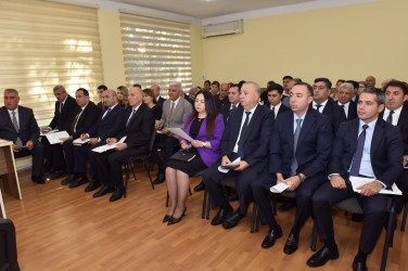 Zakir Fərəcov 4-cü mikrorayonda sakinlərlə səyyar qəbul keçirib