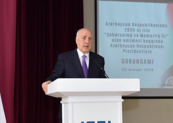 Sumqayıt Dövlət Universitetində “Şəhərsalma və Memarlıq İli”nə həsr olunmuş konfrans keçirilib