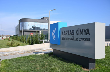 İlham Əliyev Sumqayıt Kimya Sənaye Parkında bir sıra müəssisələrin açılışını edib