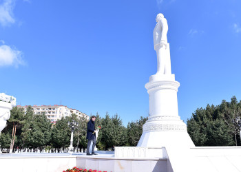 Zakir Fərəcov  Belçika Krallığının ölkəmizdəki səfiri ilə görüşüb