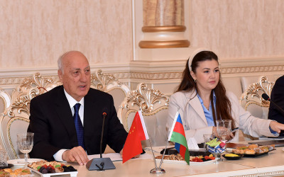 Zakir Fərəcov Çin Xalq Respublikasından olan investorları qəbul etdi