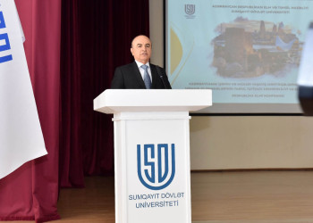 Sumqayıt Dövlət Universitetində “Şəhərsalma və Memarlıq İli”nə həsr olunmuş konfrans keçirilib