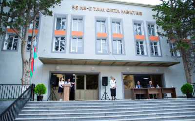 Sumqayıtda 36 nömrəli tam orta məktəbin yenidənqurmadan sonra açılışı olub