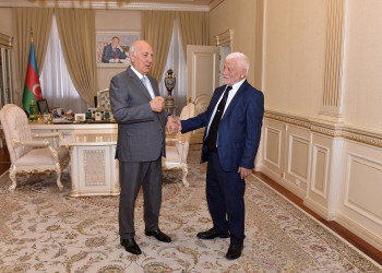 Zakir Fərəcov veteran cüdoçunu Fəxri Fərmanla təltif edib