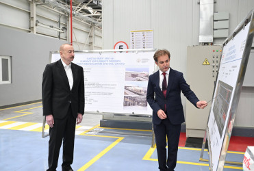 İlham Əliyev Sumqayıt Kimya Sənaye Parkında bir sıra müəssisələrin açılışını edib
