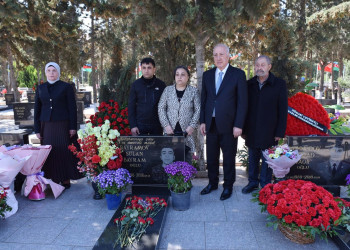 Sumqayıtda Aprel şəhidlərinin xatirəsi anılıb