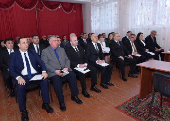 Zakir Fərəcov şəhərin 8-ci mikrorayon ərazisində sakinlərlə görüşdü