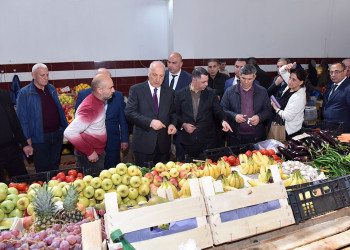 Zakir Fərəcov bazarda qiymətlərlə maraqlandı, tapşırıqlar verdi