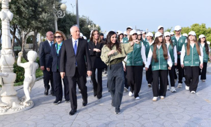 Sumqayıt şəhərində “Konstitusiya və Suverenlik İli” çərçivəsində Sumqayıt Bulvarı ərazisində ağacəkmə aksiyası keçirilib.