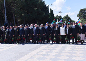 Sumqayıtda 27 Sentyabr – Anım Günü münasibətilə şəhidlərin xatirəsi ehtiramla yad edilib