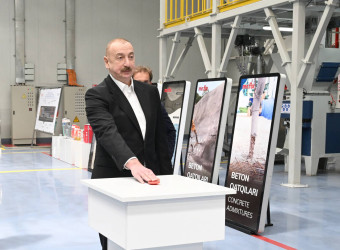 İlham Əliyev Sumqayıt Kimya Sənaye Parkında bir sıra müəssisələrin açılışını edib