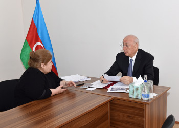 Zakir Fərəcov növbəti səyyar qəbulu 11-ci mikrorayon ərazisində keçirdi