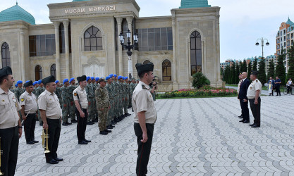 Sumqayıtda hərbçilərin təntənəli yürüşü keçirilib