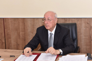 Zakir Fərəcov 4-cü mikrorayonda sakinlərlə səyyar qəbul keçirib