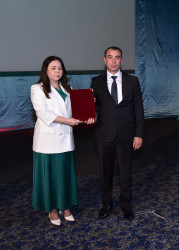 Zakir Fərəcov tibb işçilərini peşə bayramı münasibətilə təbrik etdi