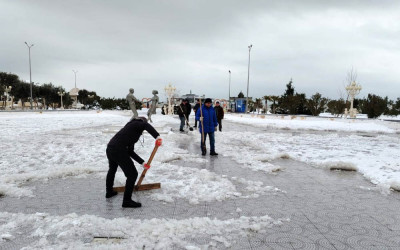 Sumqayıt yollarında qarın təmizlənməsi davam edir